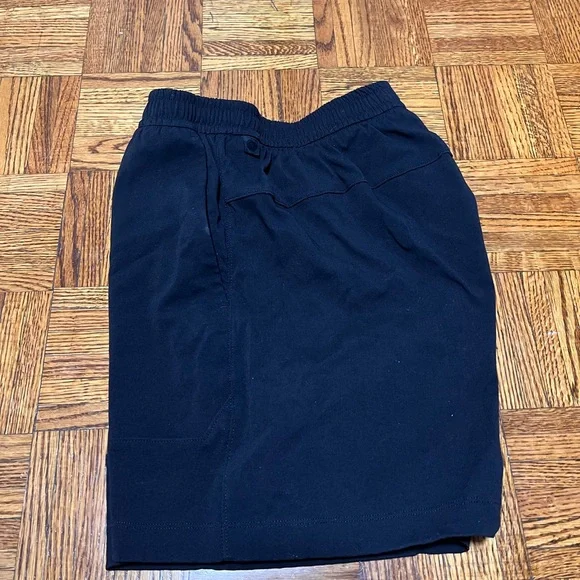 5’ Small Bowline Lululemon Shorts in Woven - Black - Picture 1 of 3